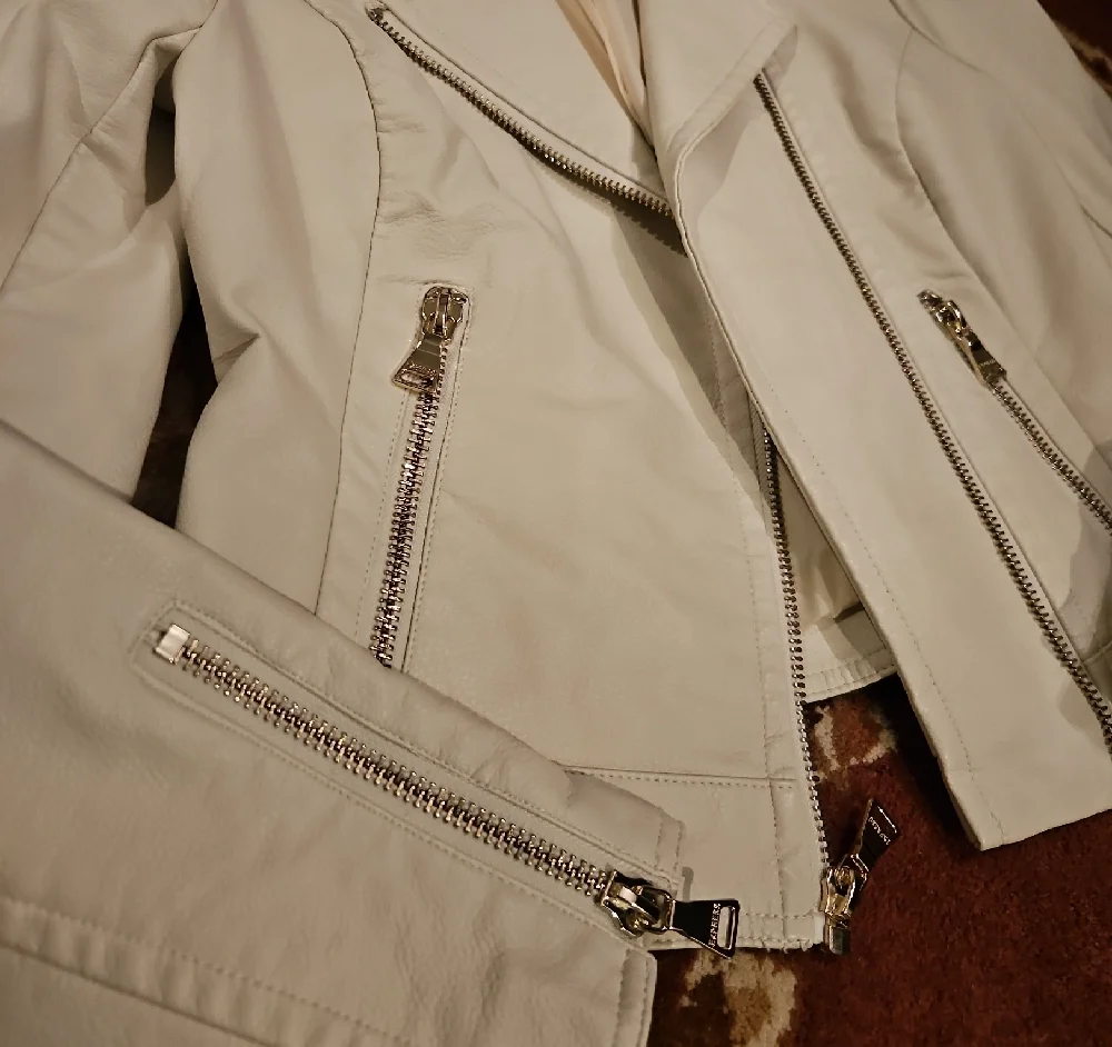 Express Women's Off-White Leather Jacket - Picture 3 of 7